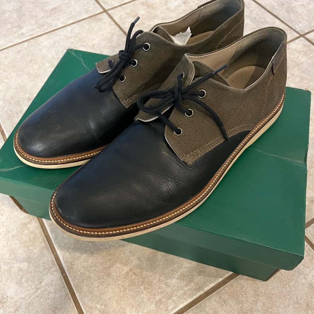 Lacoste oxfords size 10.5